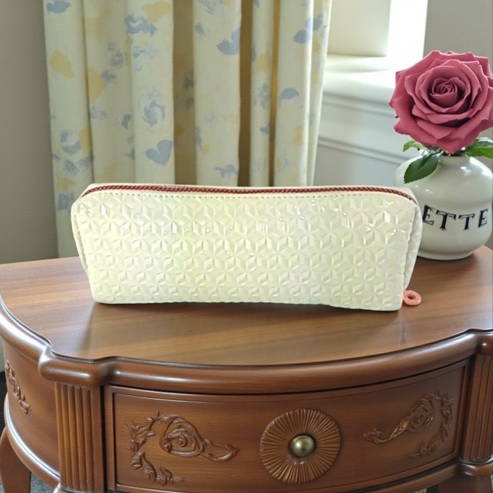 ANASTASIA OF BEVERLY HILLS LUX CLUTCH BAGUETTE STYLE BAG